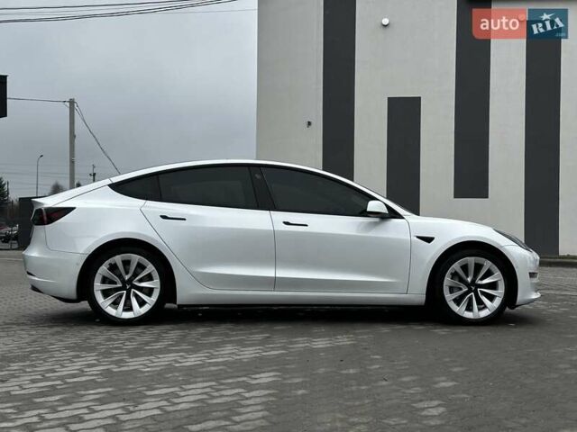 Белый Тесла Модель 3, объемом двигателя 0 л и пробегом 35 тыс. км за 24699 $, фото 16 на Automoto.ua