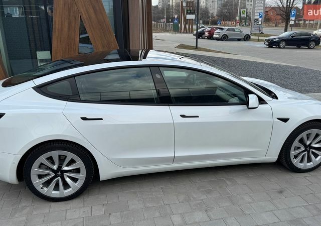 Белый Тесла Модель 3, объемом двигателя 0 л и пробегом 130 тыс. км за 18499 $, фото 13 на Automoto.ua