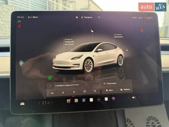 Белый Тесла Модель 3, объемом двигателя 0 л и пробегом 214 тыс. км за 16300 $, фото 12 на Automoto.ua