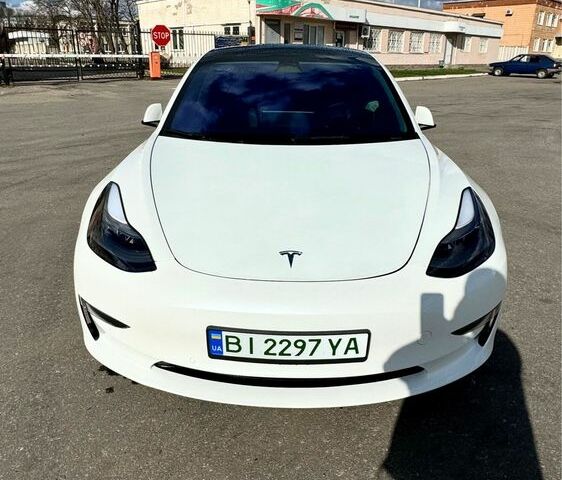 Білий Тесла Модель 3, об'ємом двигуна 0 л та пробігом 45 тис. км за 24999 $, фото 4 на Automoto.ua