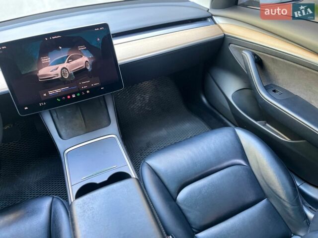 Білий Тесла Модель 3, об'ємом двигуна 0 л та пробігом 111 тис. км за 20700 $, фото 15 на Automoto.ua
