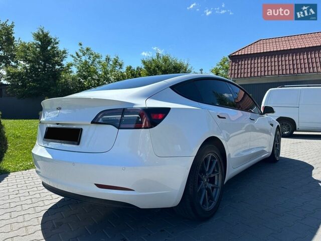 Білий Тесла Модель 3, об'ємом двигуна 0 л та пробігом 80 тис. км за 18450 $, фото 14 на Automoto.ua