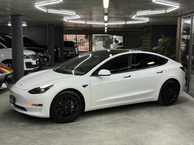 Белый Тесла Модель 3, объемом двигателя 0 л и пробегом 76 тыс. км за 22900 $, фото 4 на Automoto.ua