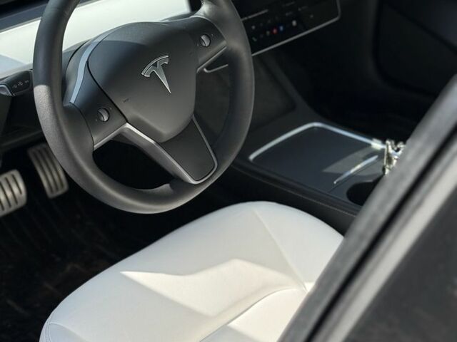 Білий Тесла Модель 3, об'ємом двигуна 0 л та пробігом 72 тис. км за 23499 $, фото 12 на Automoto.ua