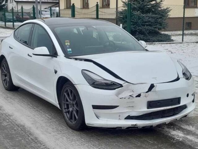 Белый Тесла Модель 3, объемом двигателя 0 л и пробегом 35 тыс. км за 11500 $, фото 6 на Automoto.ua