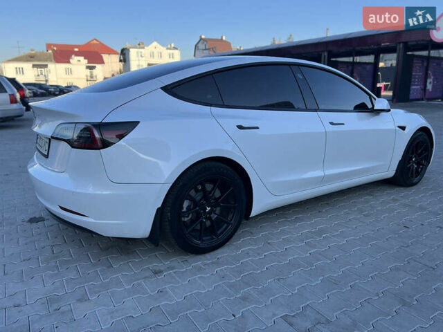 Білий Тесла Модель 3, об'ємом двигуна 0 л та пробігом 33 тис. км за 23900 $, фото 4 на Automoto.ua