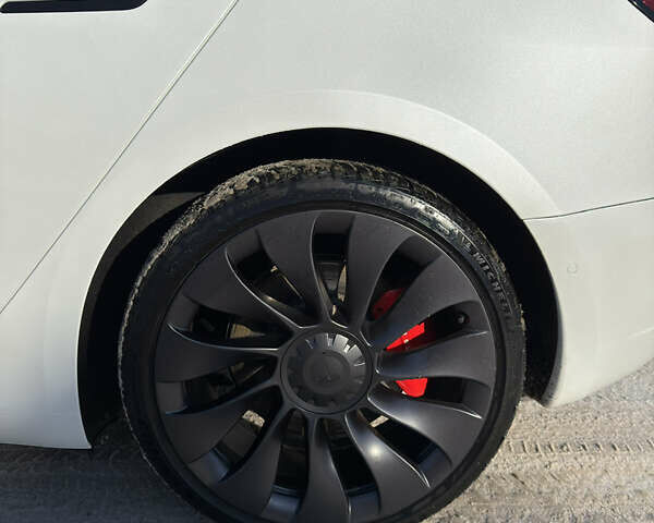 Белый Тесла Модель 3, объемом двигателя 0 л и пробегом 55 тыс. км за 24900 $, фото 8 на Automoto.ua