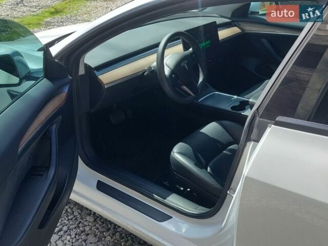 Белый Тесла Модель 3, объемом двигателя 0 л и пробегом 43 тыс. км за 21499 $, фото 12 на Automoto.ua
