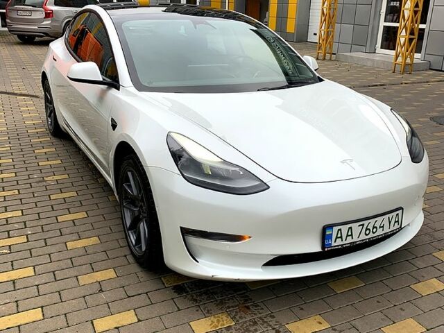 Белый Тесла Модель 3, объемом двигателя 0.44 л и пробегом 79 тыс. км за 22900 $, фото 1 на Automoto.ua