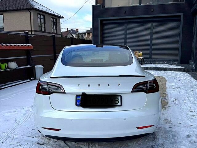 Білий Тесла Модель 3, об'ємом двигуна 0.13 л та пробігом 12000 тис. км за 18200 $, фото 3 на Automoto.ua