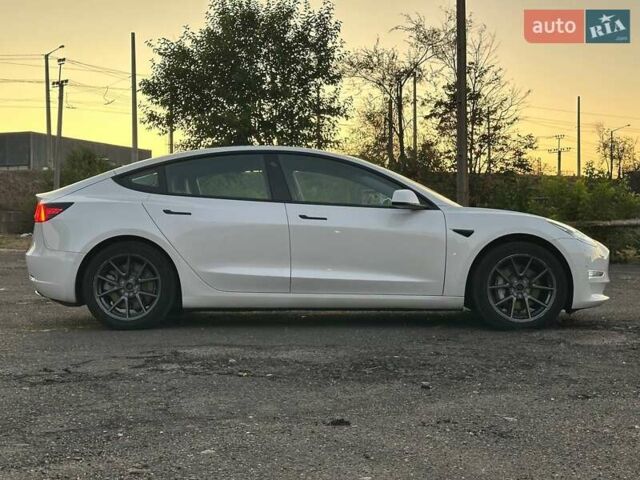 Тесла Модель 3 2022 у Кривому Розі на Automoto.ua Білий Тесла Модель 3, об'ємом двигуна 0 л та пробігом 144 тис. км за 18000 $, фото 12 на Automoto.ua