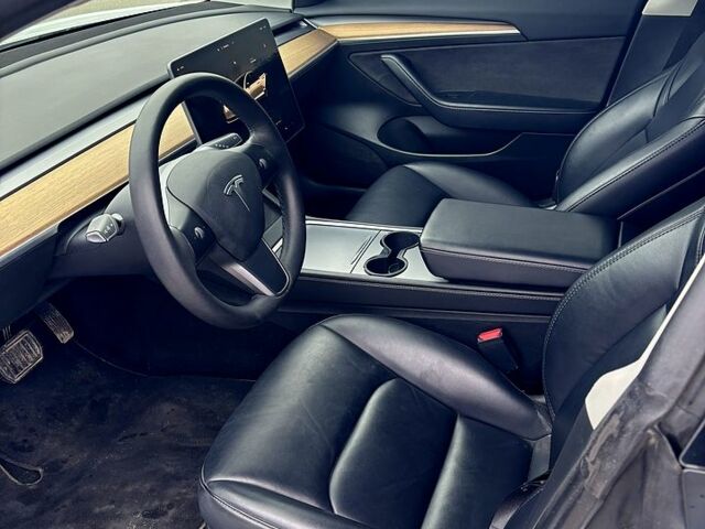 Белый Тесла Модель 3, объемом двигателя 0 л и пробегом 76 тыс. км за 16400 $, фото 5 на Automoto.ua