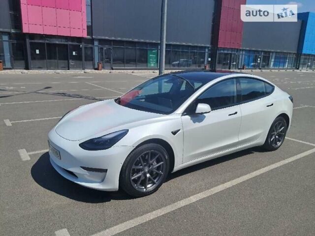 Білий Тесла Модель 3, об'ємом двигуна 0 л та пробігом 69 тис. км за 21300 $, фото 3 на Automoto.ua