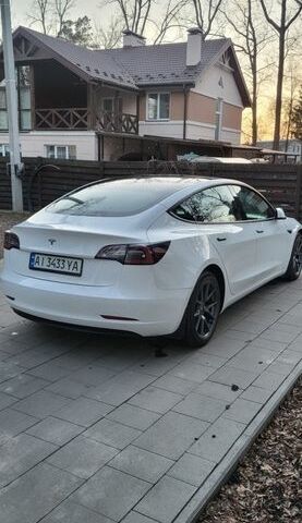 Білий Тесла Модель 3, об'ємом двигуна 0 л та пробігом 75 тис. км за 19000 $, фото 4 на Automoto.ua