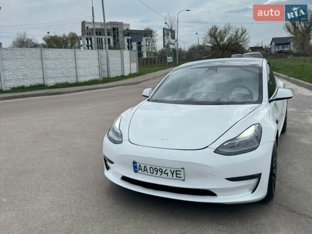 Белый Тесла Модель 3, объемом двигателя 0 л и пробегом 64 тыс. км за 20500 $, фото 1 на Automoto.ua