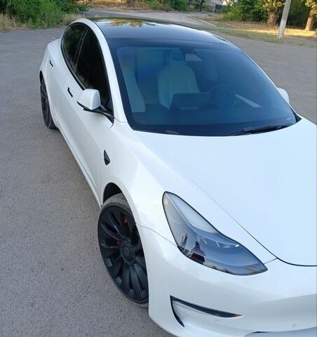 Белый Тесла Модель 3, объемом двигателя 0 л и пробегом 100 тыс. км за 23500 $, фото 20 на Automoto.ua