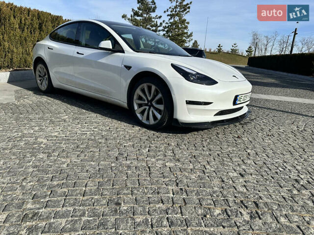 Белый Тесла Модель 3, объемом двигателя 0 л и пробегом 48 тыс. км за 20999 $, фото 10 на Automoto.ua