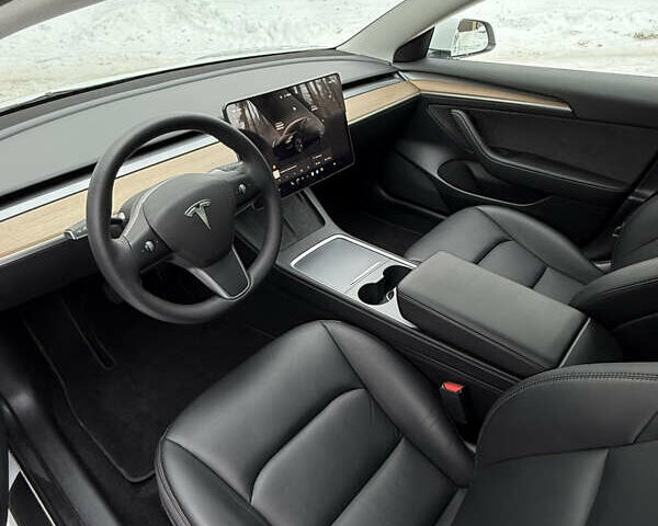 Білий Тесла Модель 3, об'ємом двигуна 0 л та пробігом 42 тис. км за 22100 $, фото 9 на Automoto.ua
