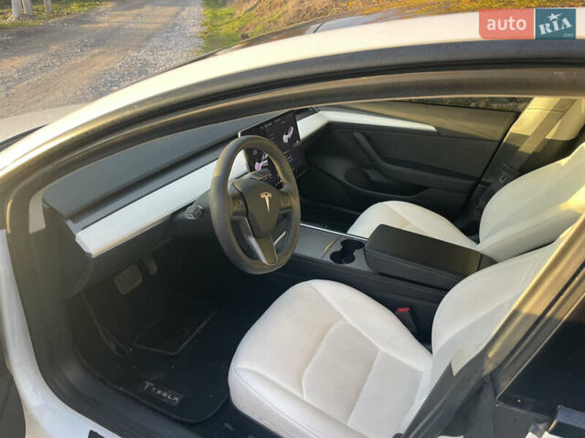 Белый Тесла Модель 3, объемом двигателя 0 л и пробегом 77 тыс. км за 19000 $, фото 11 на Automoto.ua