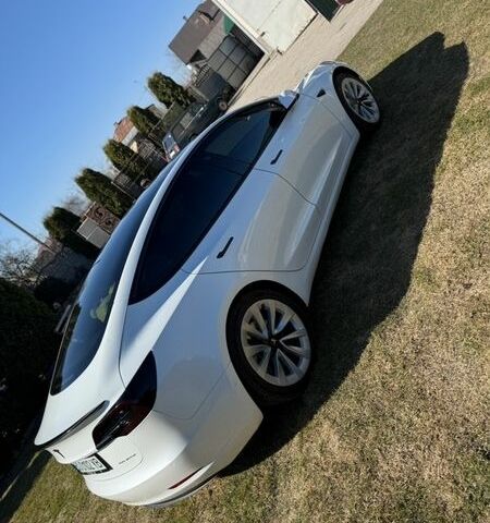 Білий Тесла Модель 3, об'ємом двигуна 0 л та пробігом 65 тис. км за 21000 $, фото 4 на Automoto.ua