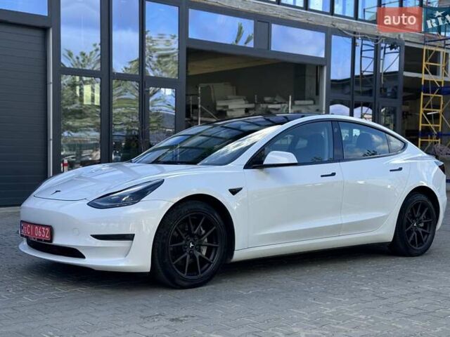Белый Тесла Модель 3, объемом двигателя 0 л и пробегом 105 тыс. км за 22200 $, фото 4 на Automoto.ua