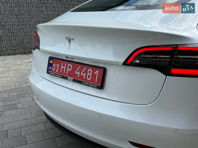 Белый Тесла Модель 3, объемом двигателя 0 л и пробегом 214 тыс. км за 16300 $, фото 7 на Automoto.ua