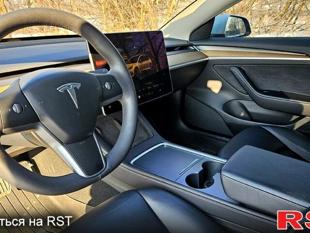 Белый Тесла Модель 3, объемом двигателя 0.18 л и пробегом 90 тыс. км за 18700 $, фото 5 на Automoto.ua