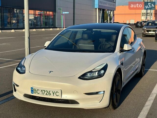 Белый Тесла Модель 3, объемом двигателя 0 л и пробегом 85 тыс. км за 20300 $, фото 8 на Automoto.ua