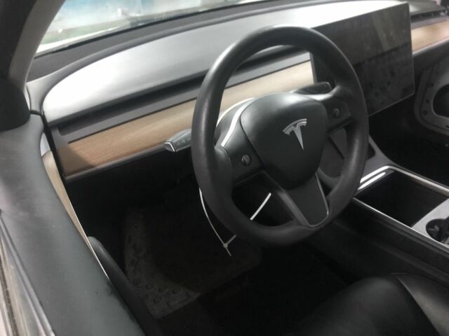 Білий Тесла Модель 3, об'ємом двигуна 0 л та пробігом 170 тис. км за 15500 $, фото 4 на Automoto.ua