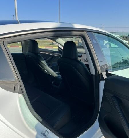 Белый Тесла Модель 3, объемом двигателя 0 л и пробегом 132 тыс. км за 19800 $, фото 18 на Automoto.ua