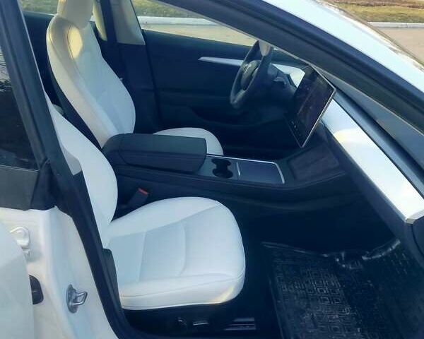 Білий Тесла Модель 3, об'ємом двигуна 0 л та пробігом 9 тис. км за 22800 $, фото 11 на Automoto.ua