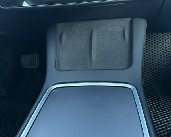 Білий Тесла Модель 3, об'ємом двигуна 0 л та пробігом 95 тис. км за 17500 $, фото 18 на Automoto.ua