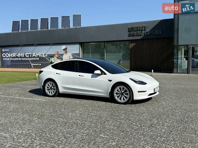 Белый Тесла Модель 3, объемом двигателя 0 л и пробегом 13 тыс. км за 23500 $, фото 2 на Automoto.ua