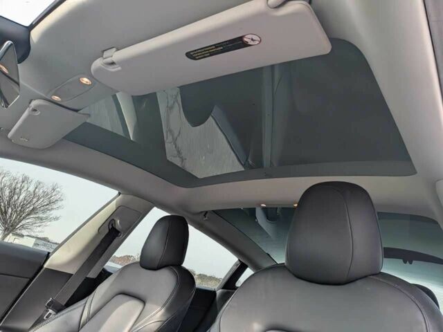 Білий Тесла Модель 3, об'ємом двигуна 0 л та пробігом 10 тис. км за 10400 $, фото 9 на Automoto.ua