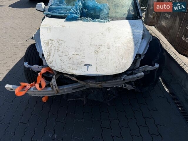 Білий Тесла Модель 3, об'ємом двигуна 0 л та пробігом 100 тис. км за 6500 $, фото 5 на Automoto.ua