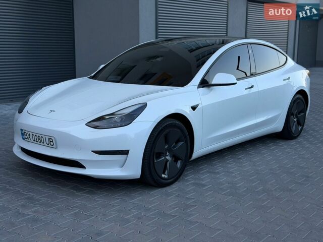 Белый Тесла Модель 3, объемом двигателя 0 л и пробегом 215 тыс. км за 19999 $, фото 18 на Automoto.ua