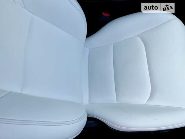 Белый Тесла Модель 3, объемом двигателя 0 л и пробегом 37 тыс. км за 34700 $, фото 23 на Automoto.ua