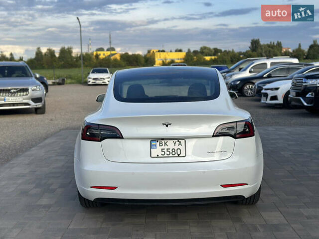 Білий Тесла Модель 3, об'ємом двигуна 0 л та пробігом 28 тис. км за 20500 $, фото 4 на Automoto.ua