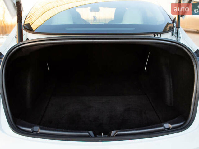 Белый Тесла Модель 3, объемом двигателя 0 л и пробегом 94 тыс. км за 19999 $, фото 28 на Automoto.ua