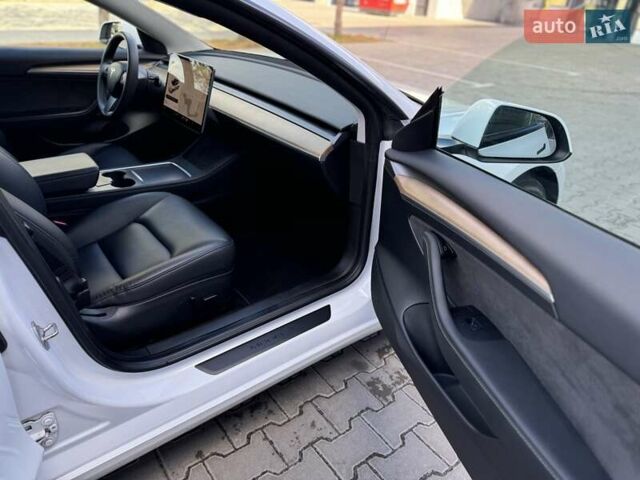 Белый Тесла Модель 3, объемом двигателя 0 л и пробегом 105 тыс. км за 22200 $, фото 27 на Automoto.ua