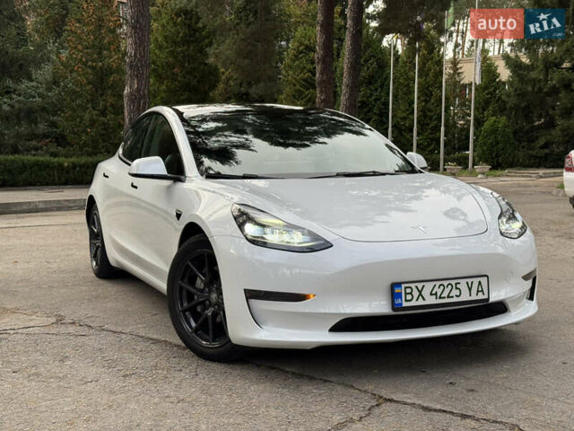 Белый Тесла Модель 3, объемом двигателя 0 л и пробегом 75 тыс. км за 19500 $, фото 9 на Automoto.ua