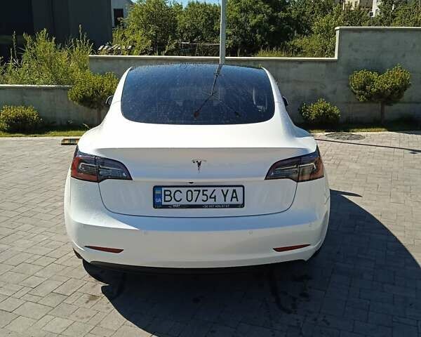 Білий Тесла Модель 3, об'ємом двигуна 0 л та пробігом 18 тис. км за 27000 $, фото 3 на Automoto.ua
