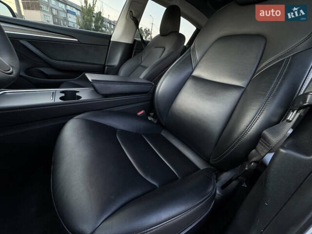 Белый Тесла Модель 3, объемом двигателя 0 л и пробегом 114 тыс. км за 18500 $, фото 7 на Automoto.ua