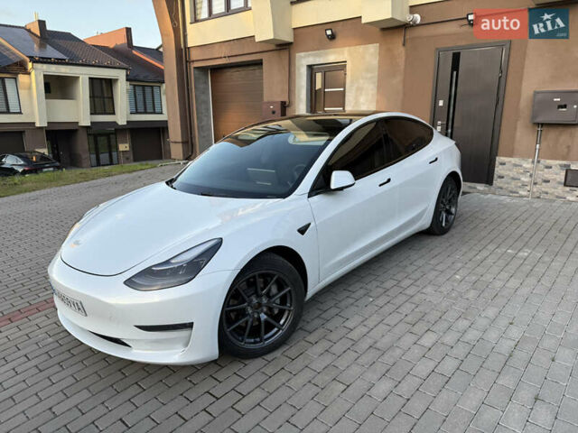 Білий Тесла Модель 3, об'ємом двигуна 0 л та пробігом 42 тис. км за 21900 $, фото 1 на Automoto.ua