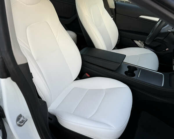 Белый Тесла Модель 3, объемом двигателя 0 л и пробегом 77 тыс. км за 25000 $, фото 13 на Automoto.ua