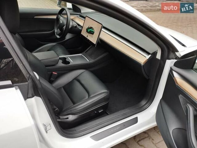 Білий Тесла Модель 3, об'ємом двигуна 0 л та пробігом 189 тис. км за 18300 $, фото 12 на Automoto.ua