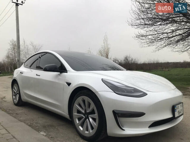 Білий Тесла Модель 3, об'ємом двигуна 0 л та пробігом 45 тис. км за 25000 $, фото 4 на Automoto.ua
