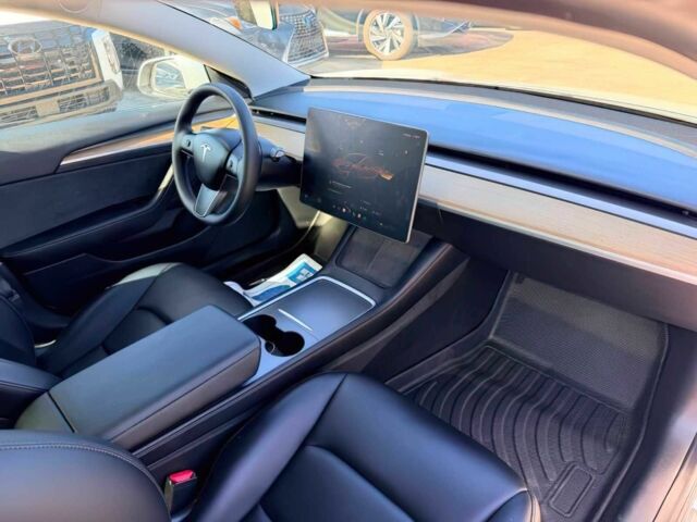 Білий Тесла Модель 3, об'ємом двигуна 0 л та пробігом 22 тис. км за 7863 $, фото 8 на Automoto.ua