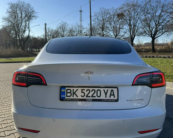 Білий Тесла Модель 3, об'ємом двигуна 0 л та пробігом 98 тис. км за 22000 $, фото 10 на Automoto.ua