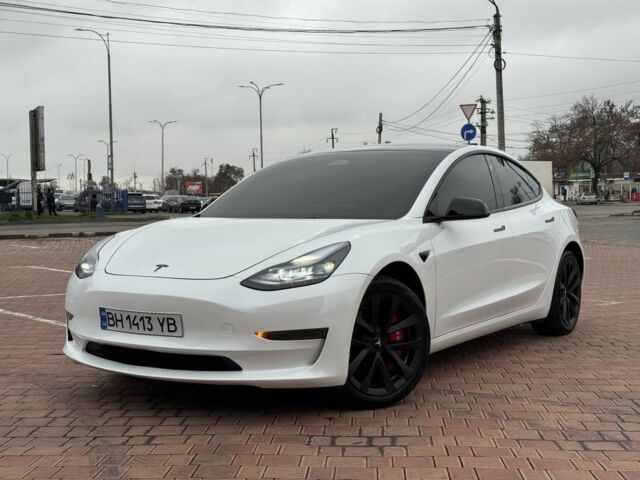 Білий Тесла Модель 3, об'ємом двигуна 0 л та пробігом 31 тис. км за 20900 $, фото 2 на Automoto.ua